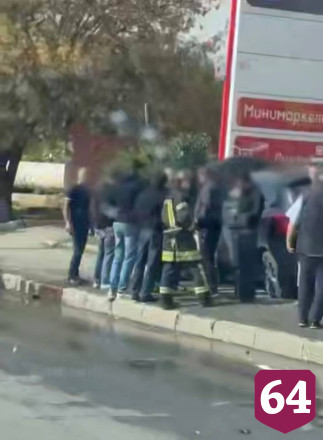 Автоледи пострадала в ДТП с грузовиком у АЗС в Саратове
