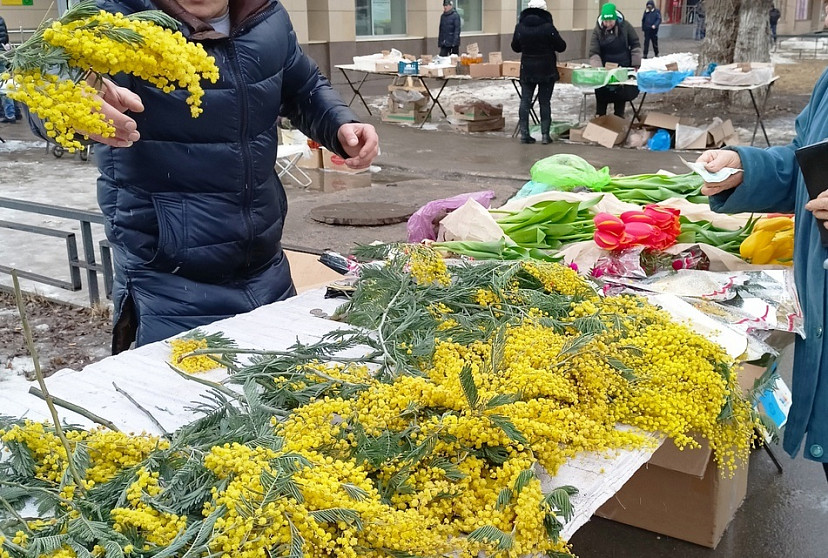 Саратовцы озвучили стоимость цветов к 8 Марта