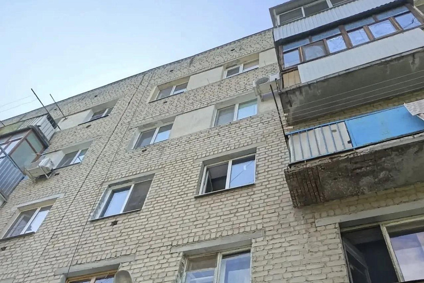 В Саратове из окна выпал 5-летний мальчик