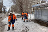 С улиц Энгельса откачивают талые воды 