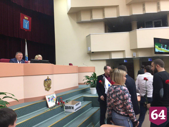 Коммунисты устроили шоу и покинули заседание областной думы