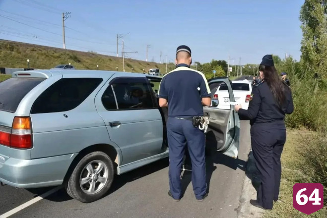В Саратовской области арестовали пять машин должников 