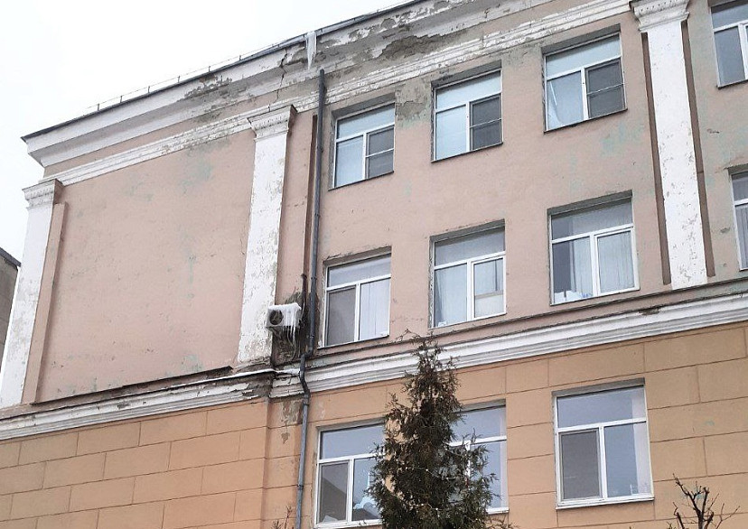 Саратовского блогера обеспокоило разрушение здания 70-летней гимназии