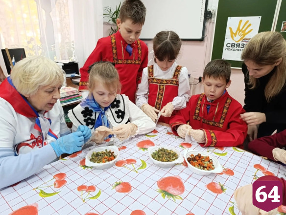 Саратовцы всех возрастов помогают фронту в рамках «Недели добра»