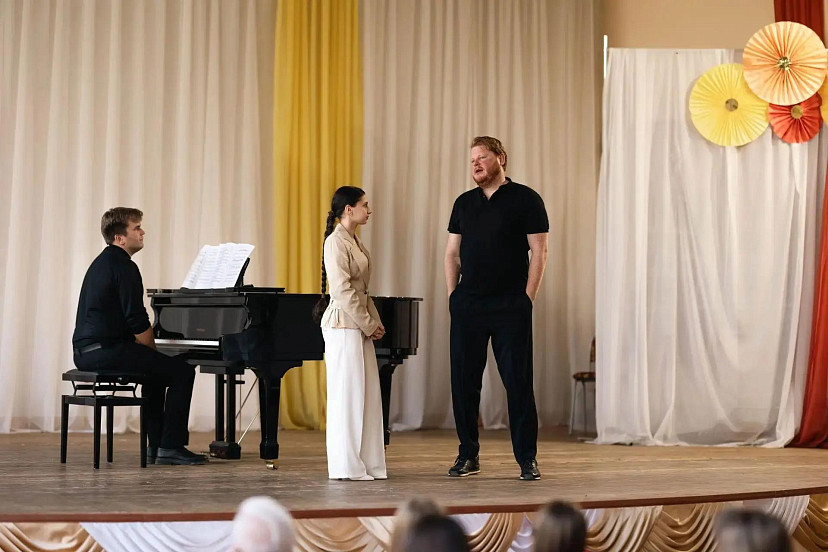 Солист Большого театра приехал на родину в Энгельс и провел мастер-класс