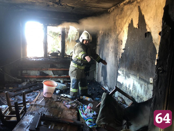 В горящем доме погиб курильщик