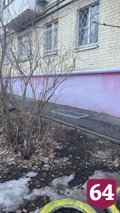 В Саратове 3-летняя девочка упала с 4-го этажа