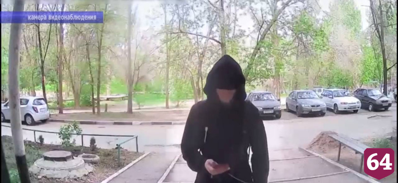 Пенсионерка отдала 22-летнему курьеру мошенников полмиллиона рублей
