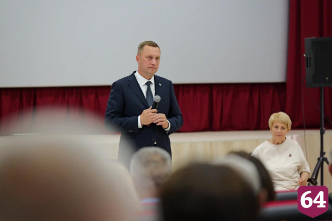 Роман Бусаргин обсудил с жителями развитие отдаленного района Саратовской области