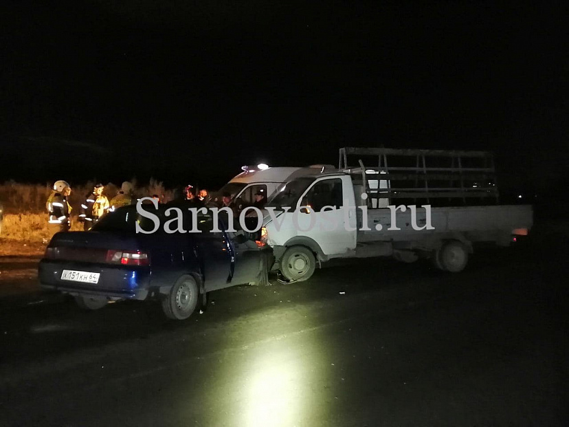 Под Саратовом двое детей травмировались в аварии с грузовиком