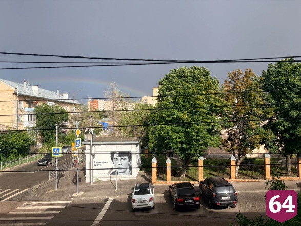 Двойную радугу наблюдали саратовцы, лошади и верблюд
