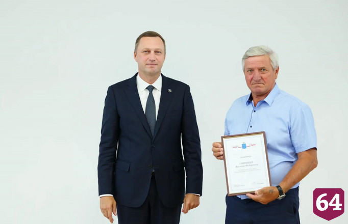 Саратовские строители получили почетные грамоты и благодарности губернатора 