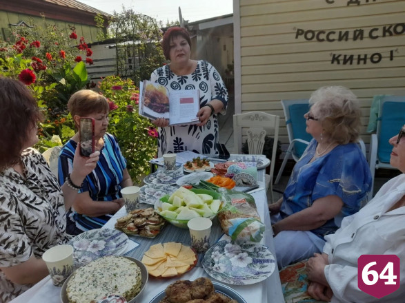 Саратовцы приготовили блюда из «Девчат» ко Дню российского кино
