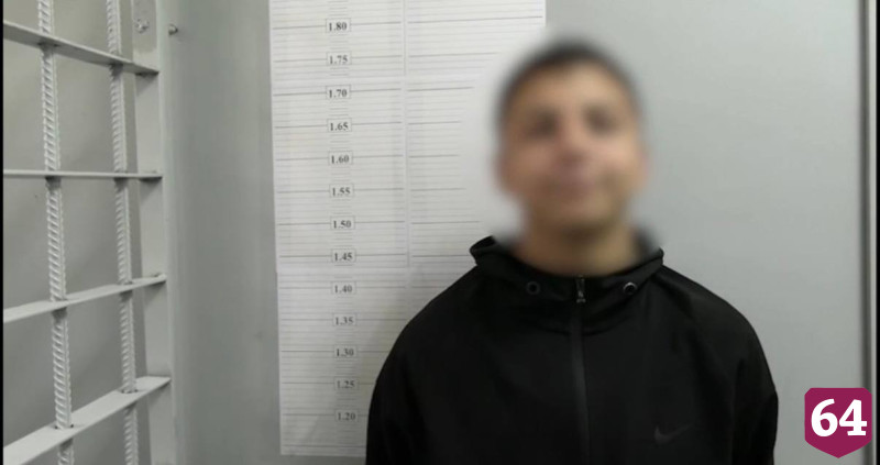 В Энгельсе 18-летнего юношу задержали за кражу питбайка и золотого браслета