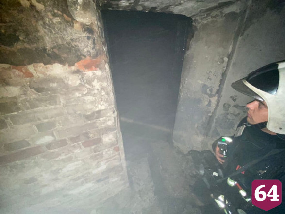 В Саратове пожарные спасли 7 взрослых и 3 детей