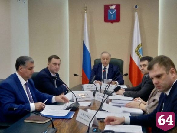 Радаев обозначил срок решения проблем с капремонтом домов 