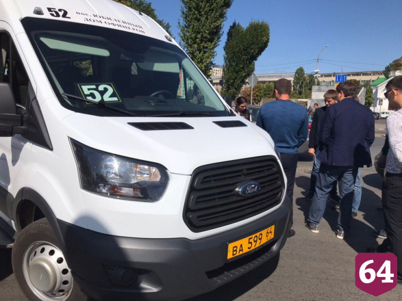 Водитель маршрутки сбил мотоциклистку на глазах у главы Саратова
