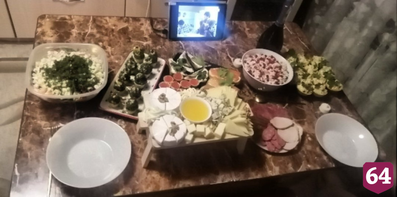 Саратовцы показали новогодние столы
