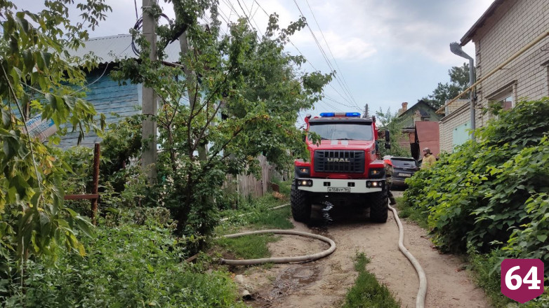 На пожаре в центре Саратова пострадал мужчина