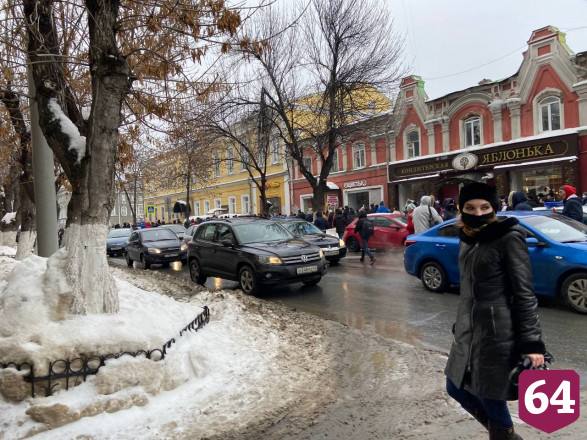 Участники митинга Навального штурмовали Саратовскую областную думу