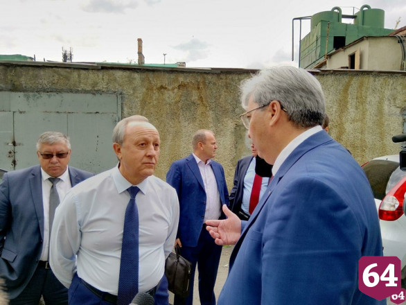 Саратовский губернатор назвал вакханалией стоянку у вокзала  