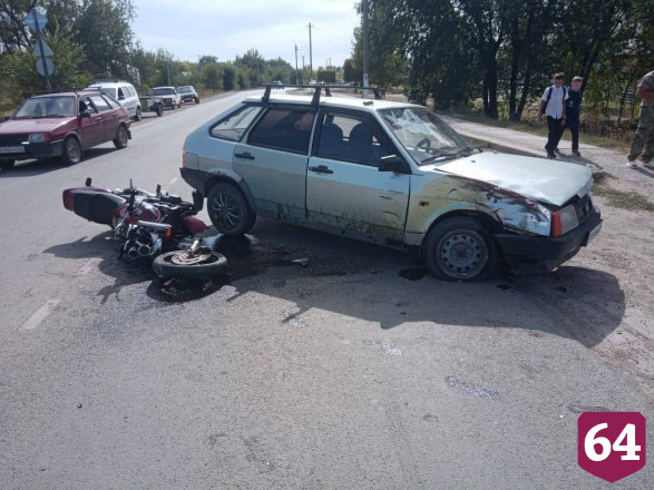 В столкновении с легковушкой покалечился 16-летний байкер