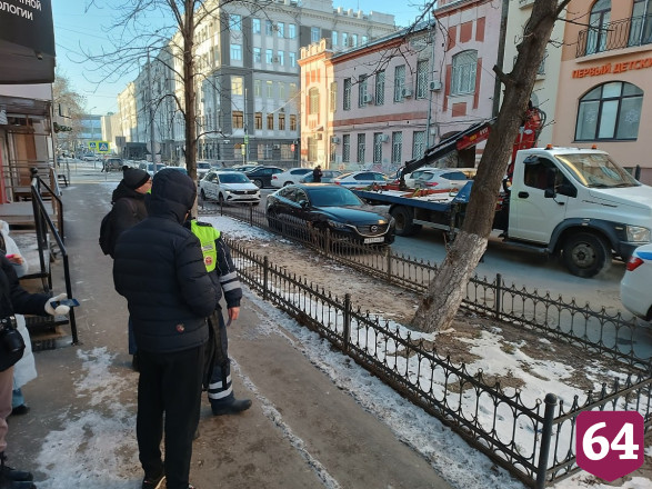 В Саратове на штрафстоянки попали 111 машин нарушителей парковки 