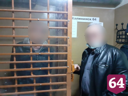 Отчим в машине принудил 11-летнюю падчерицу к сексу
