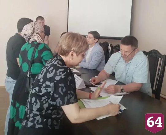 Саратовских ветеранов СВО специалисты консультируют на выездных приемах 