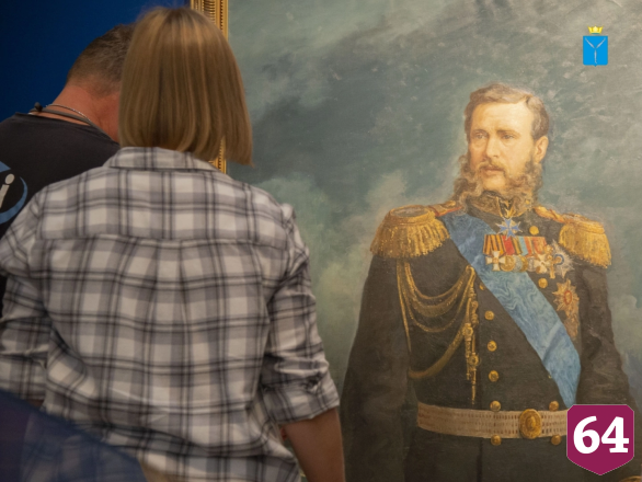 В музей Саратова прибыли морские картины из Санкт-Петербурга