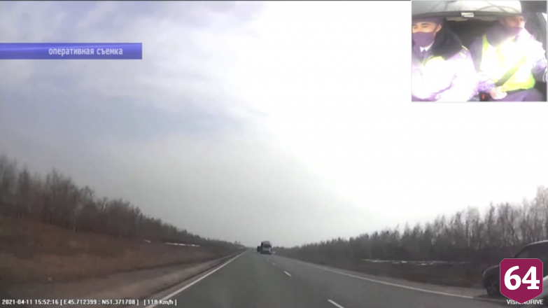 Полицейские в ходе погони под Саратовом задержали пьяного водителя