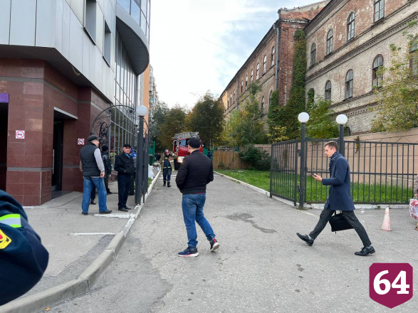 В центре Саратова из-за задымления эвакуировали людей из многоэтажки 