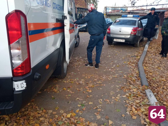 В Саратове мужчина выбросил женщину с балкона во время ссоры