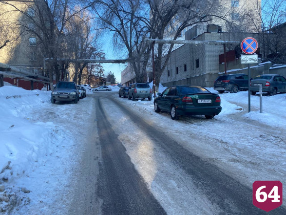 Автохамы блокировали проезд саратовским спасателям