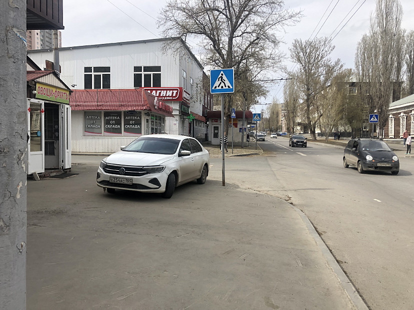 В Саратове ГИБДД оштрафовала «в край обнаглевшего автохама»