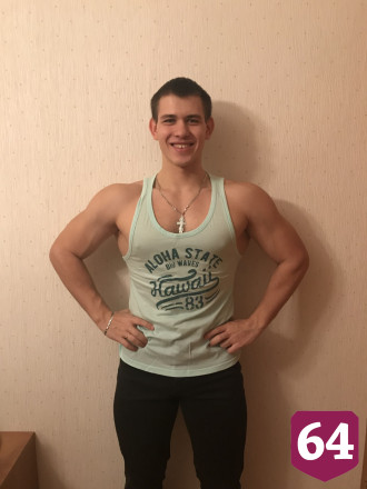 Артист из Саратова обвинил жену в краже сына и подушек
