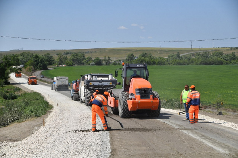 Дороги в саратовских селах ремонтируют с учетом мнения жителей