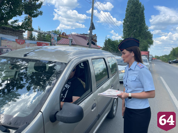 В Саратове автоинспекторы наказали за нарушения 109 самокатчиков