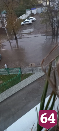 Жителей Энгельса возмутило «море» возле дома