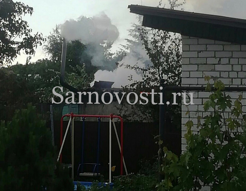Пожар уничтожил дачу семьи из Саратова на Кумысной поляне