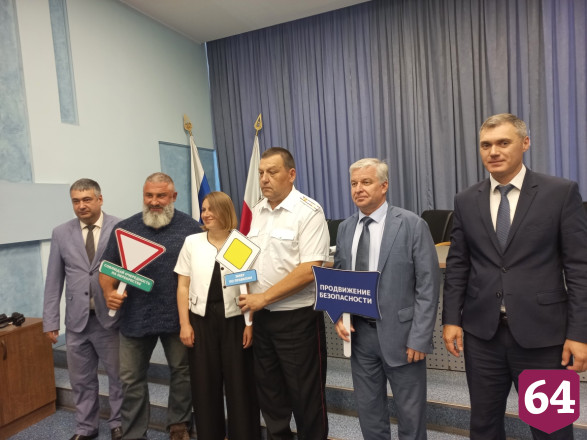 Саратовских подростков предостерегли от зацепинга и руфинга