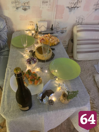 Жители Саратова показали новогодние столы