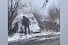 В Саратове микроавтобус улетел в овраг на опасном повороте