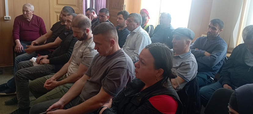 В Саратове мигрантам с рынка рассказали о правилах поведения в обществе