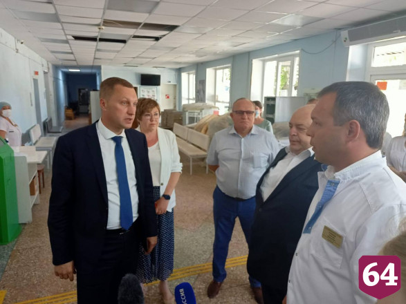 Роман Бусаргин поручил повысить уровень районной больницы до саратовских