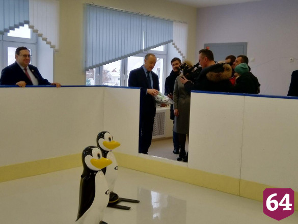 В Саратове готовят к открытию детсад с катком и бассейном  