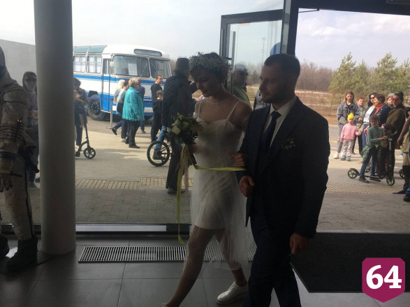 В Парке покорителей космоса прошло первое бракосочетание