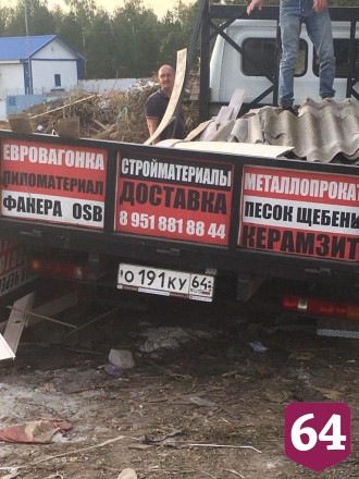 В Энгельсе незаконно складировали строительный мусор на контейнерных площадках
