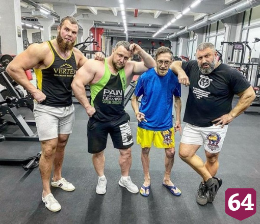 Популярный актер хочет сняться в кино с саратовским силачом