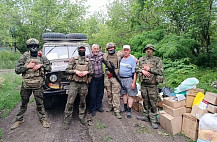 Саратовские сельчане отправили на фронт два «уазика»